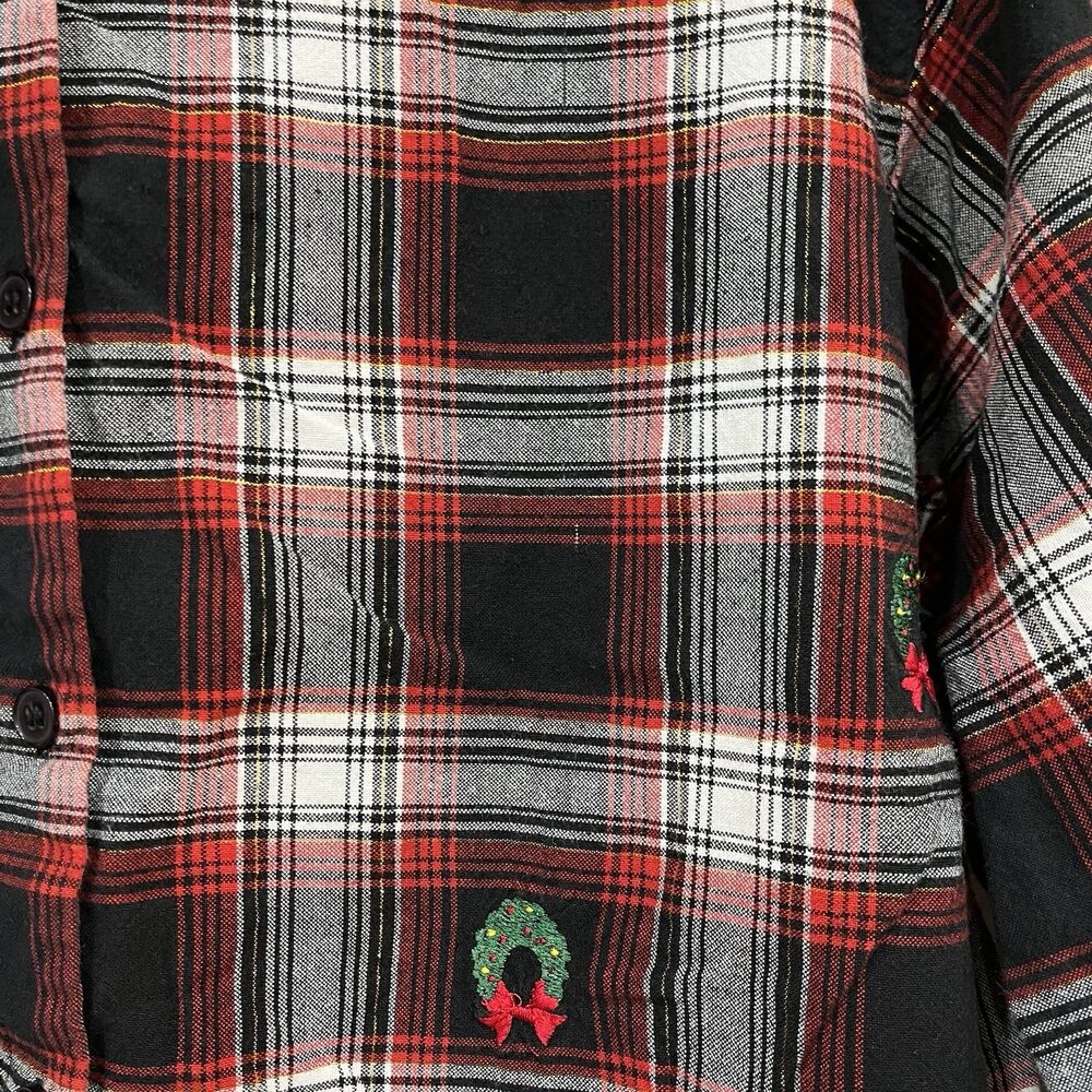 Basic Editions Holiday Women’s Plaid Button Up Shirt Embroidered Wreaths XL - Picture 4 of 6